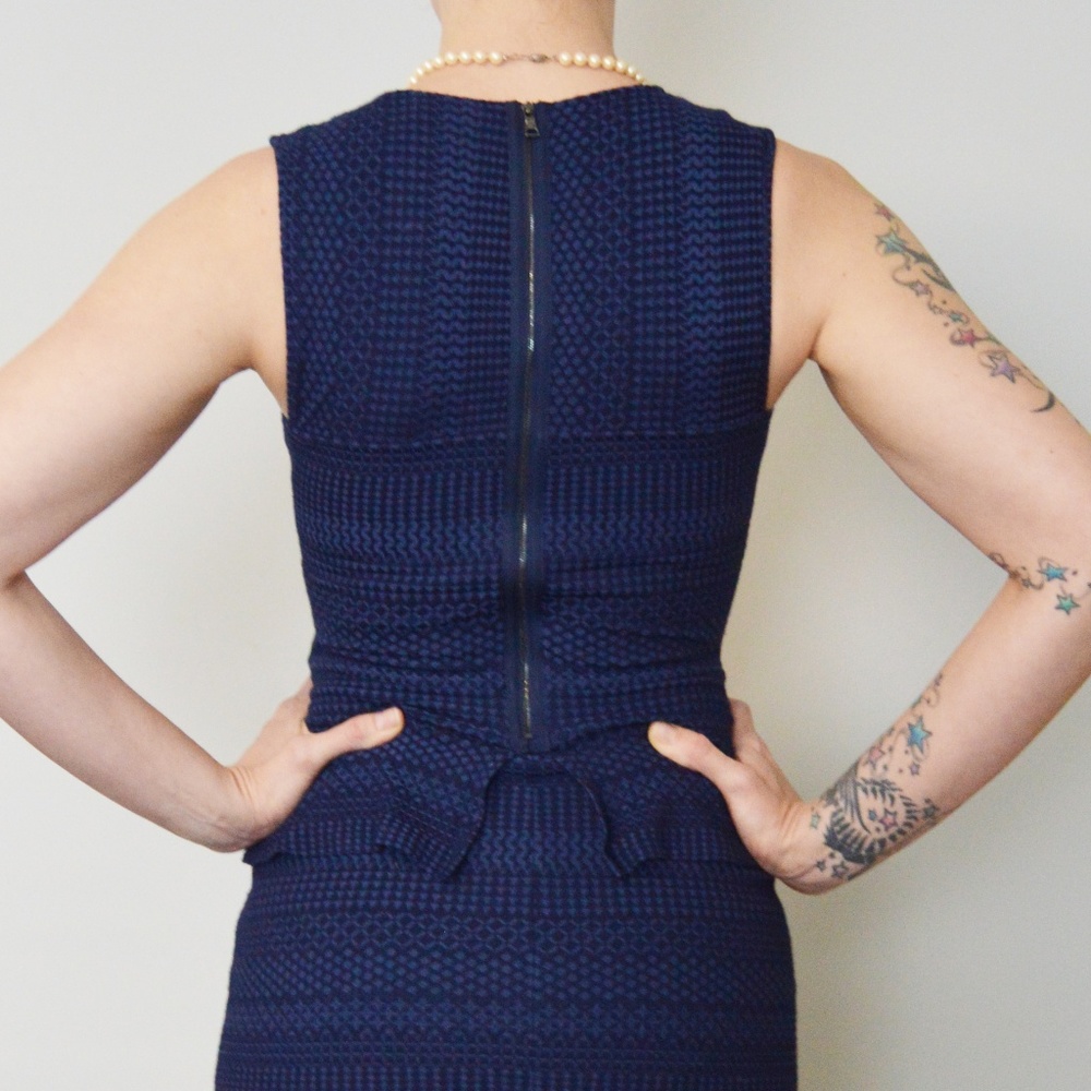 BCBG blue v neck dress. Zipper back. Super soft - Picture 4 of 4